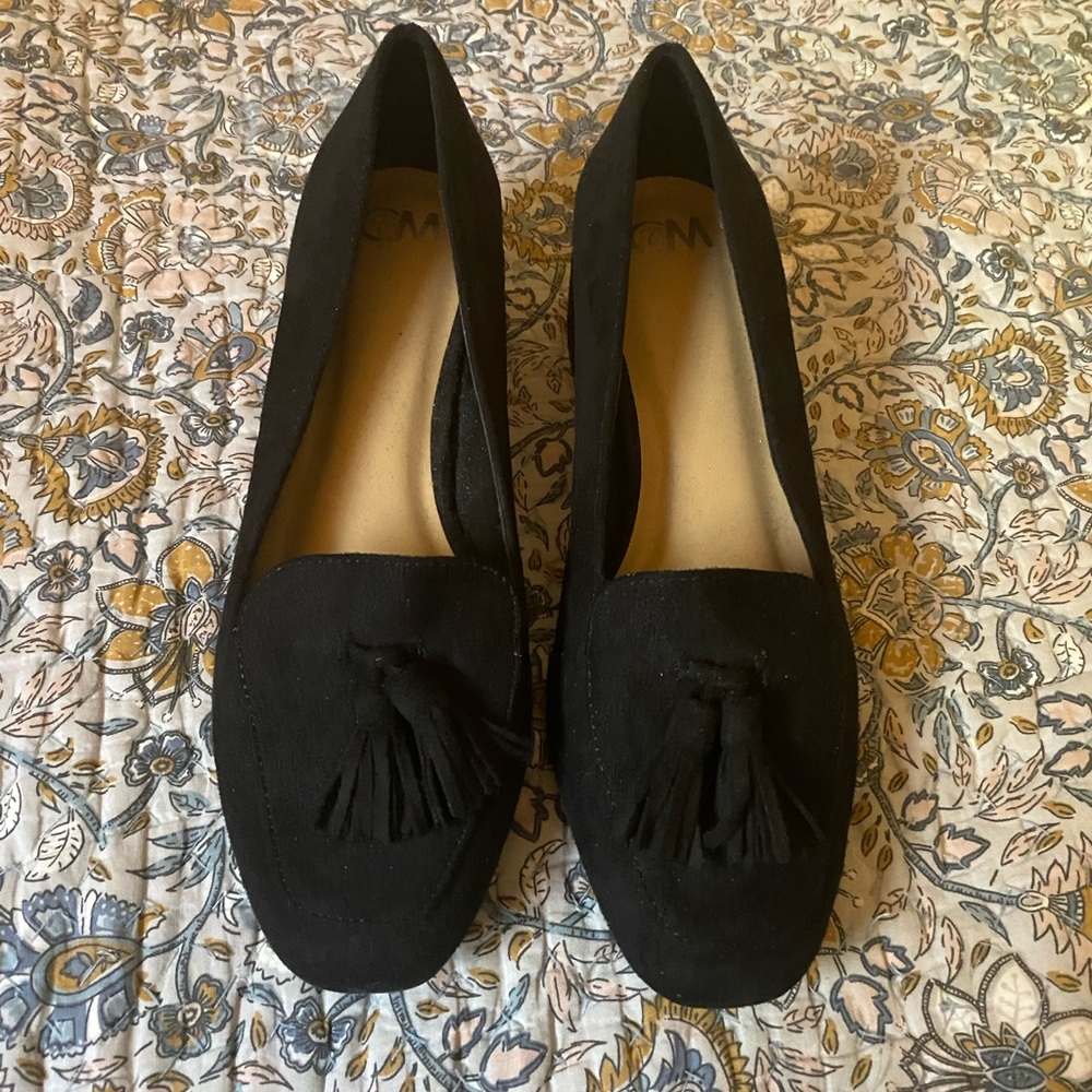 Thick heel black shoes
